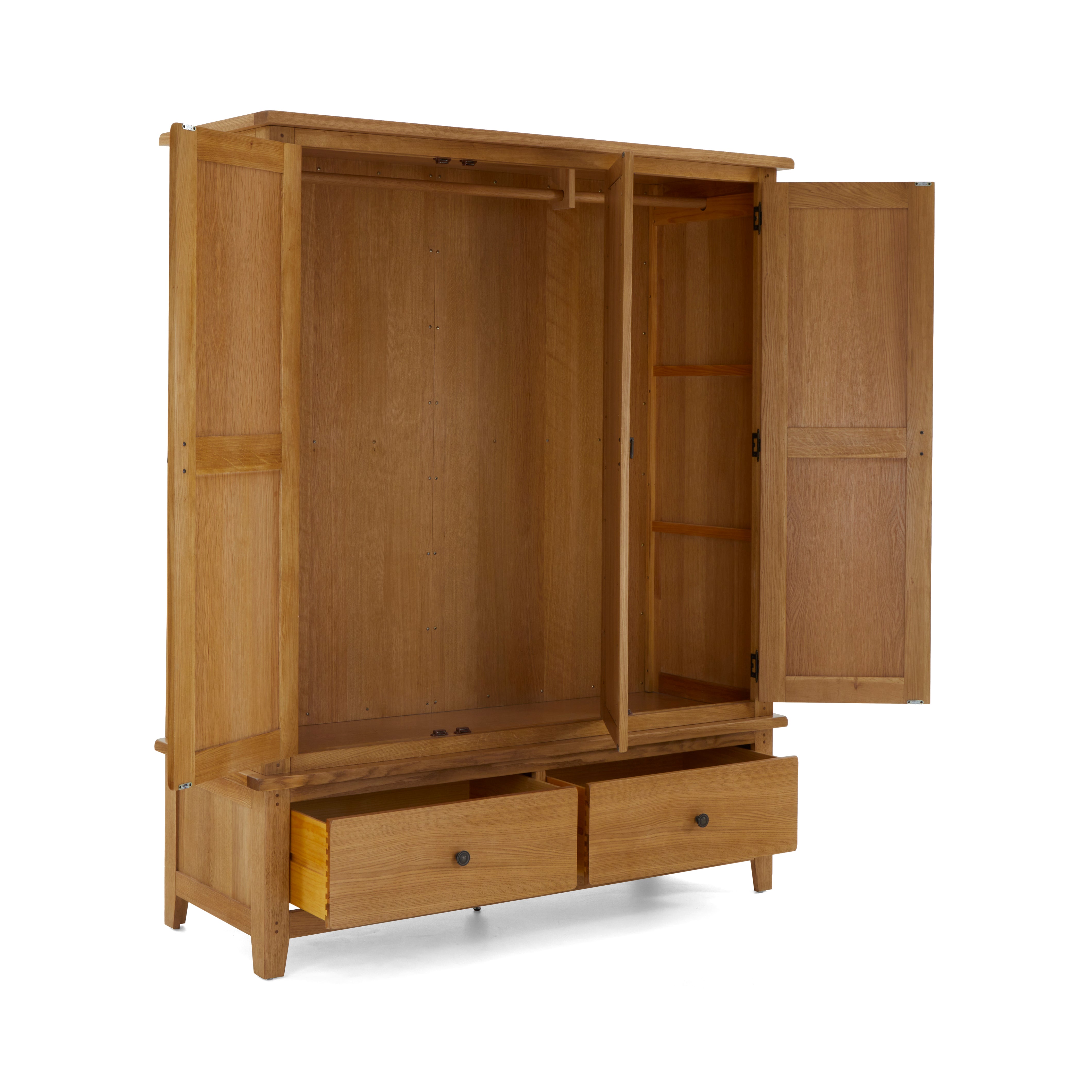 Burford oak Triple wardrobe with Mirror
