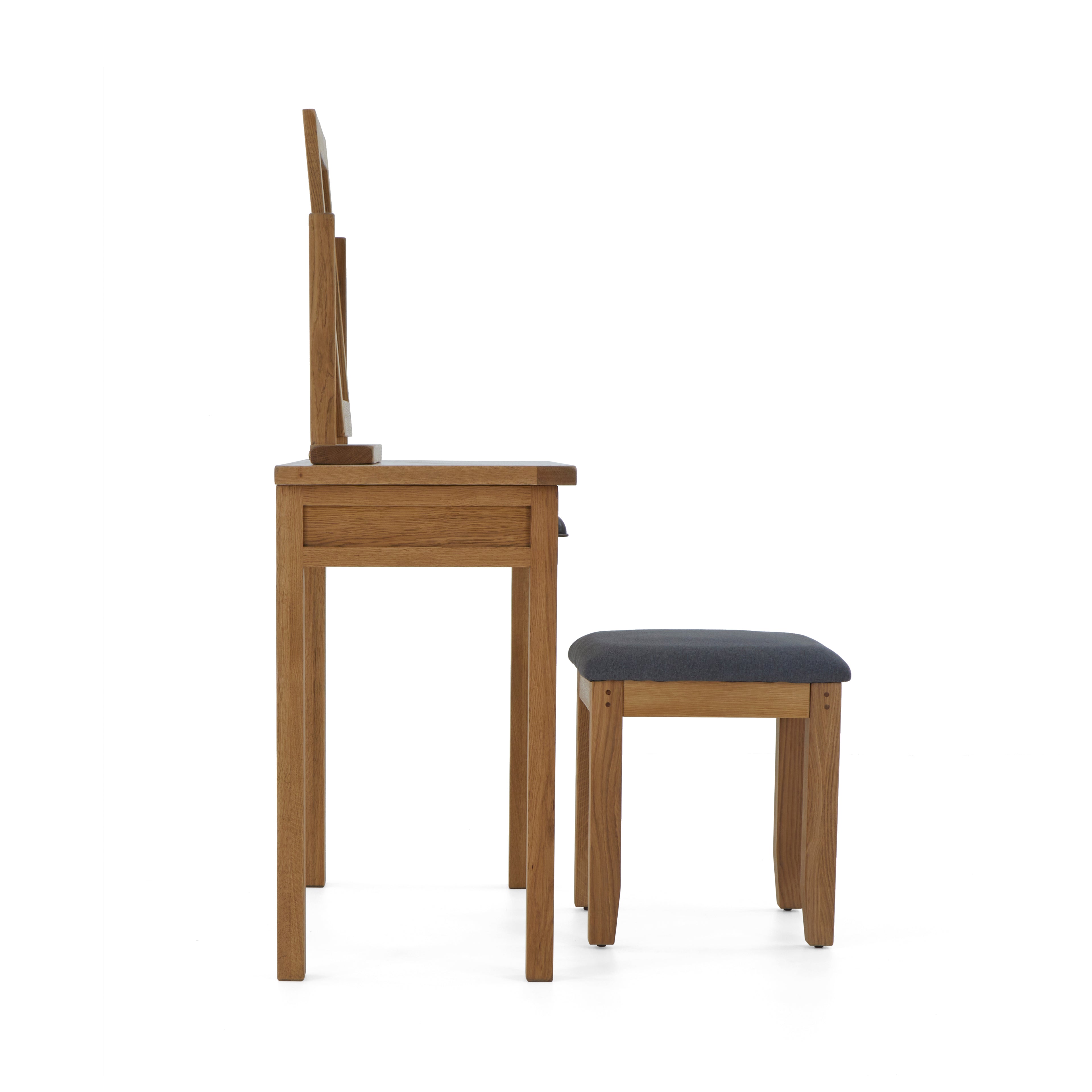 burford oak Dressing table set