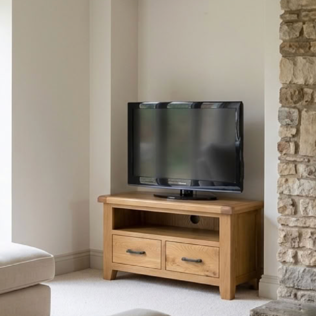 Hampshire oak tv Unit