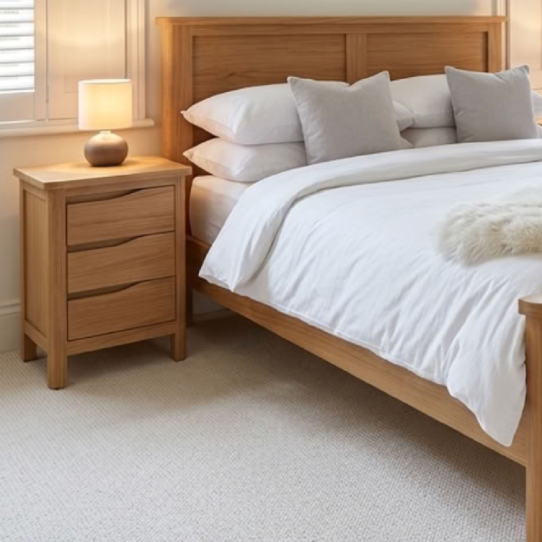 Hexham oak 3 Drawer Bedside