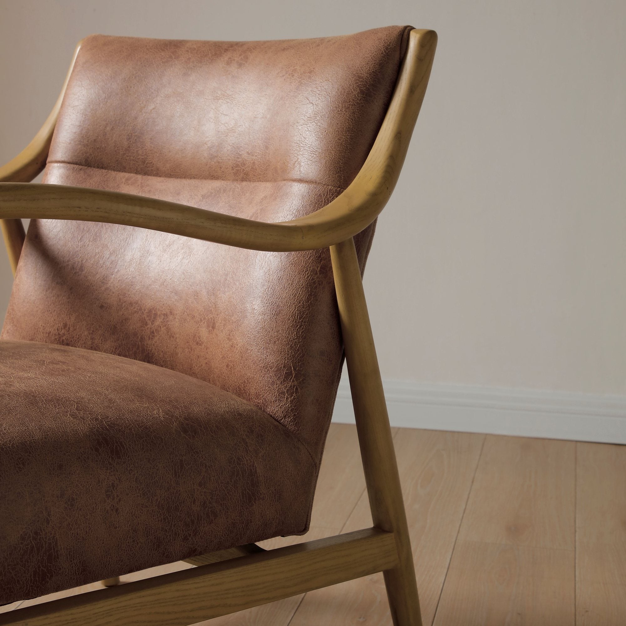 Tarquin Chair Vintage Tan