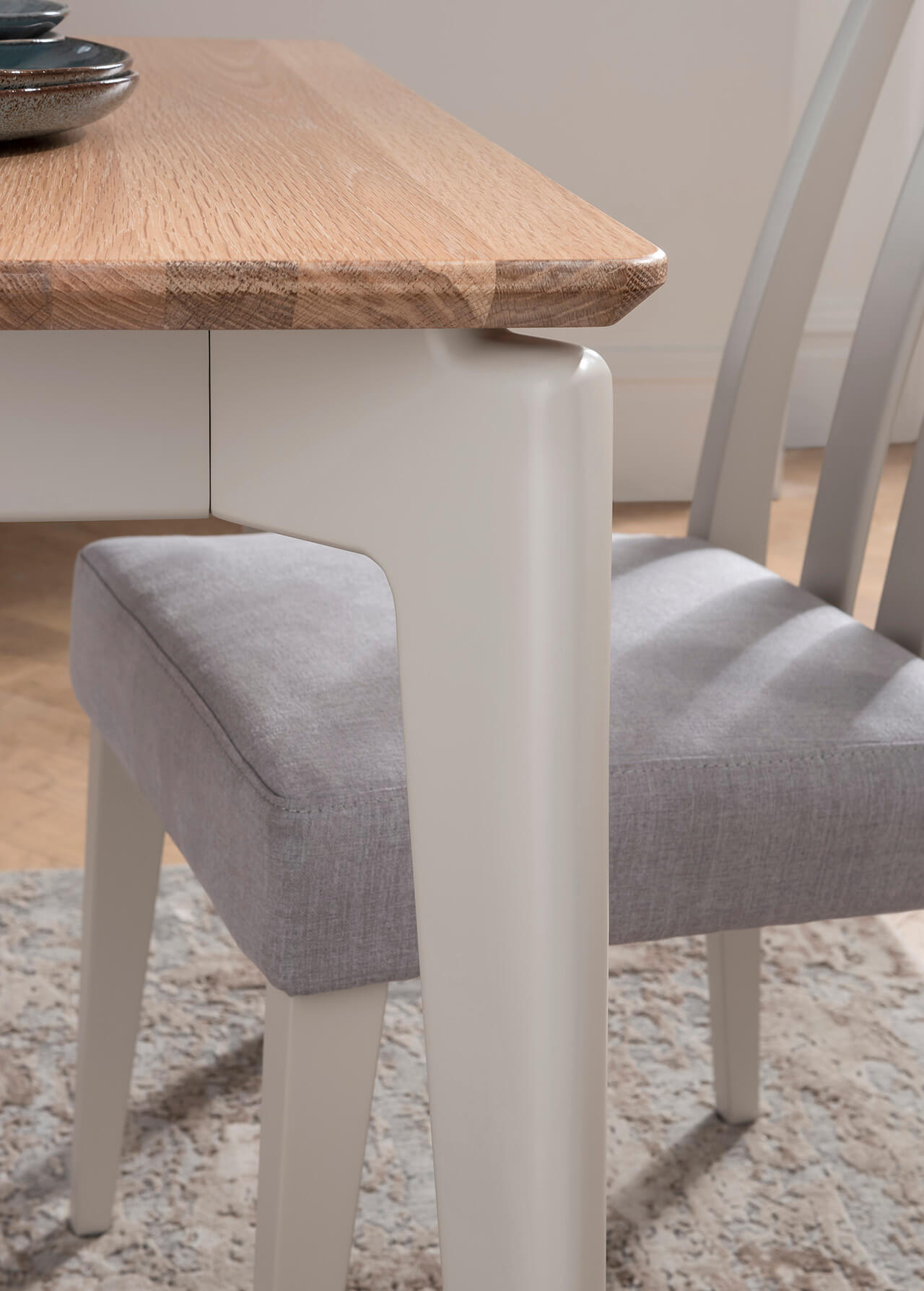 Vida Marlow Extending table