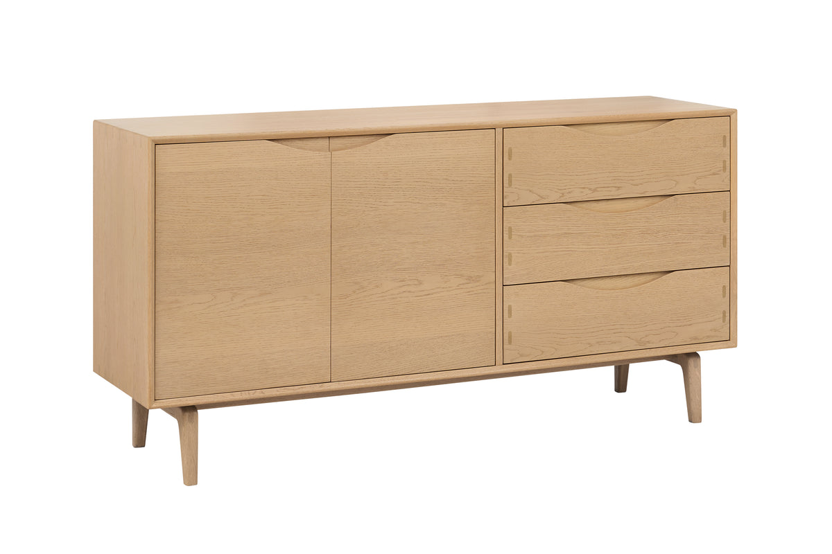 W+G OTTO - WIDE 2 DOOR 3 DRAWER SIDEBOARD OAK