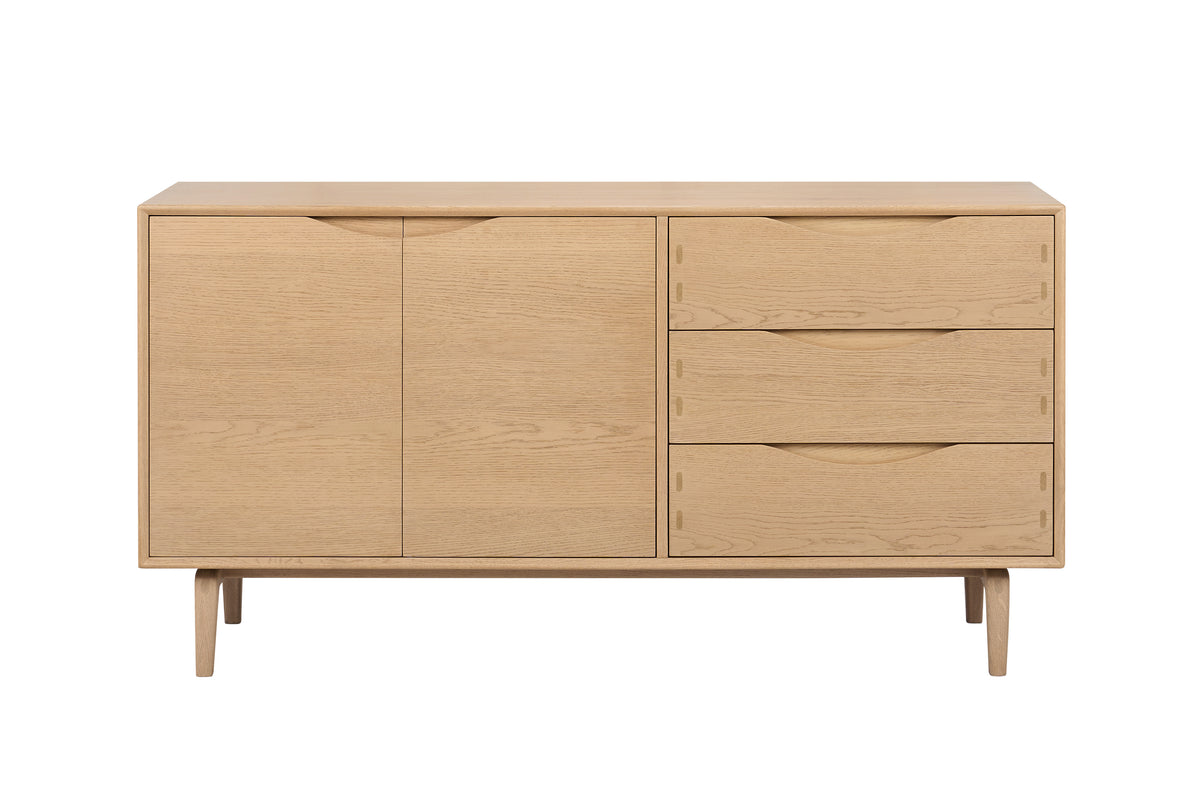 W+G OTTO - WIDE 2 DOOR 3 DRAWER SIDEBOARD OAK
