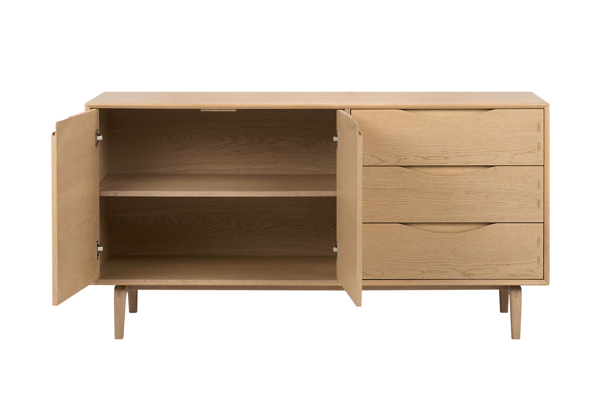 W+G OTTO - WIDE 2 DOOR 3 DRAWER SIDEBOARD OAK