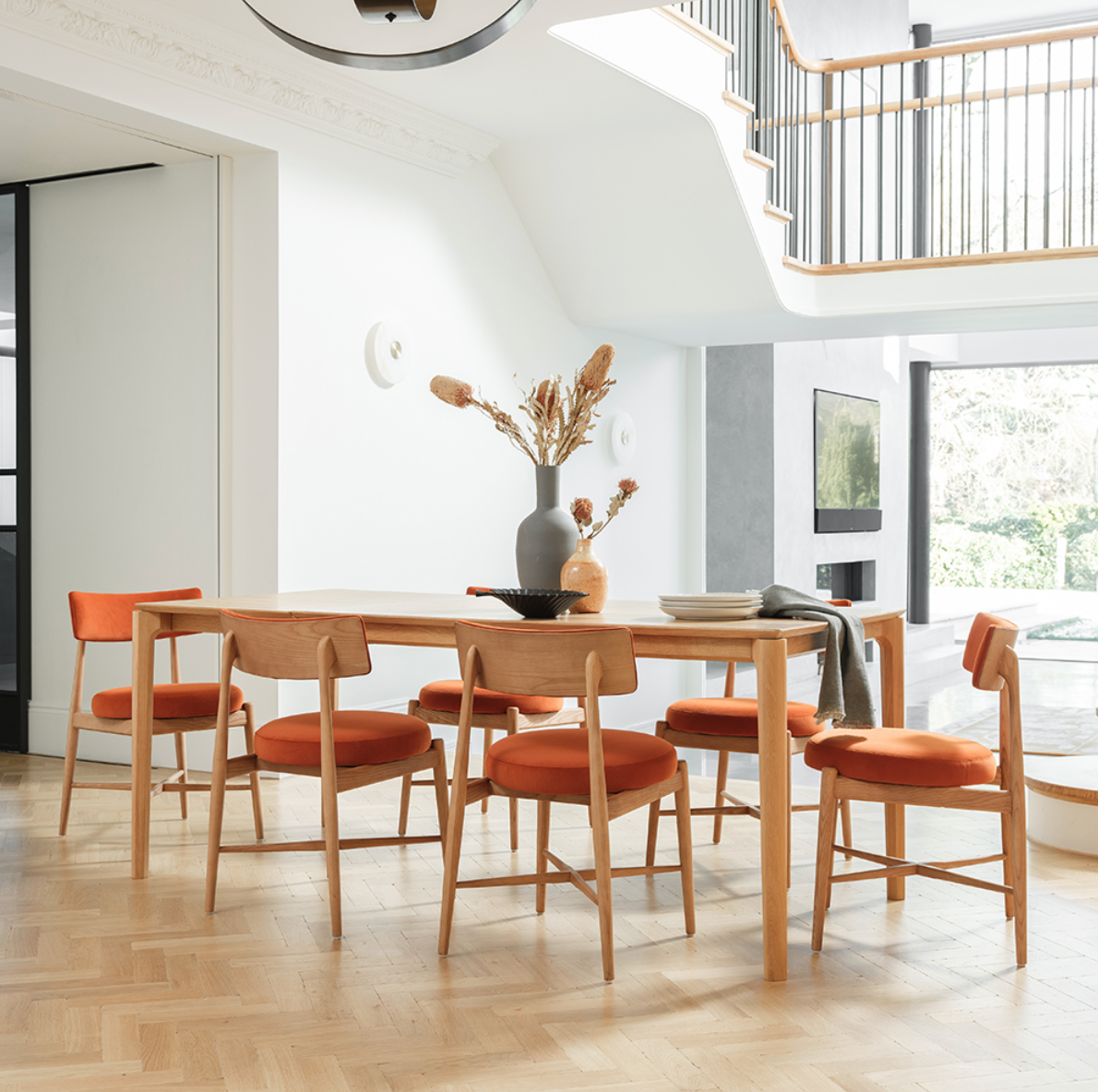 G Plan Winchester 135 – 190cm Extending Dining Table