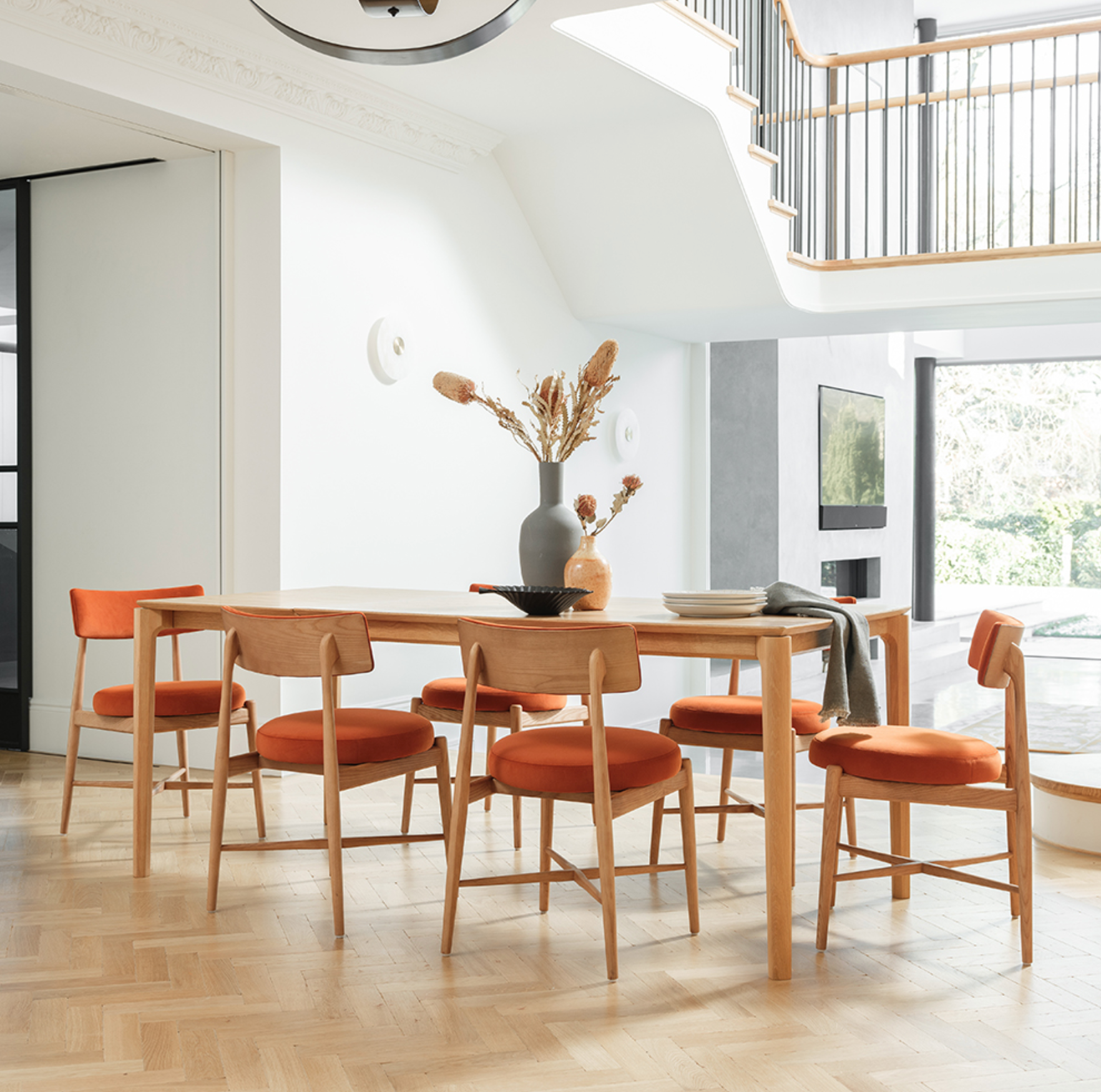 G Plan Winchester 135 – 190cm Extending Dining Table