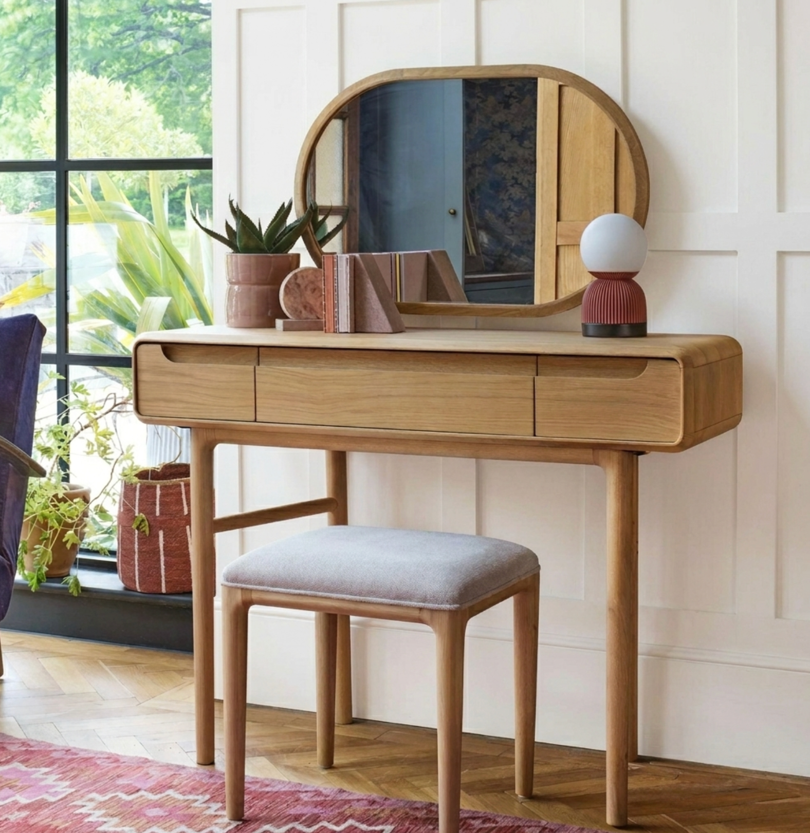 G-PLAN WINCHESTER DRESSING TABLE WITH MIRROR