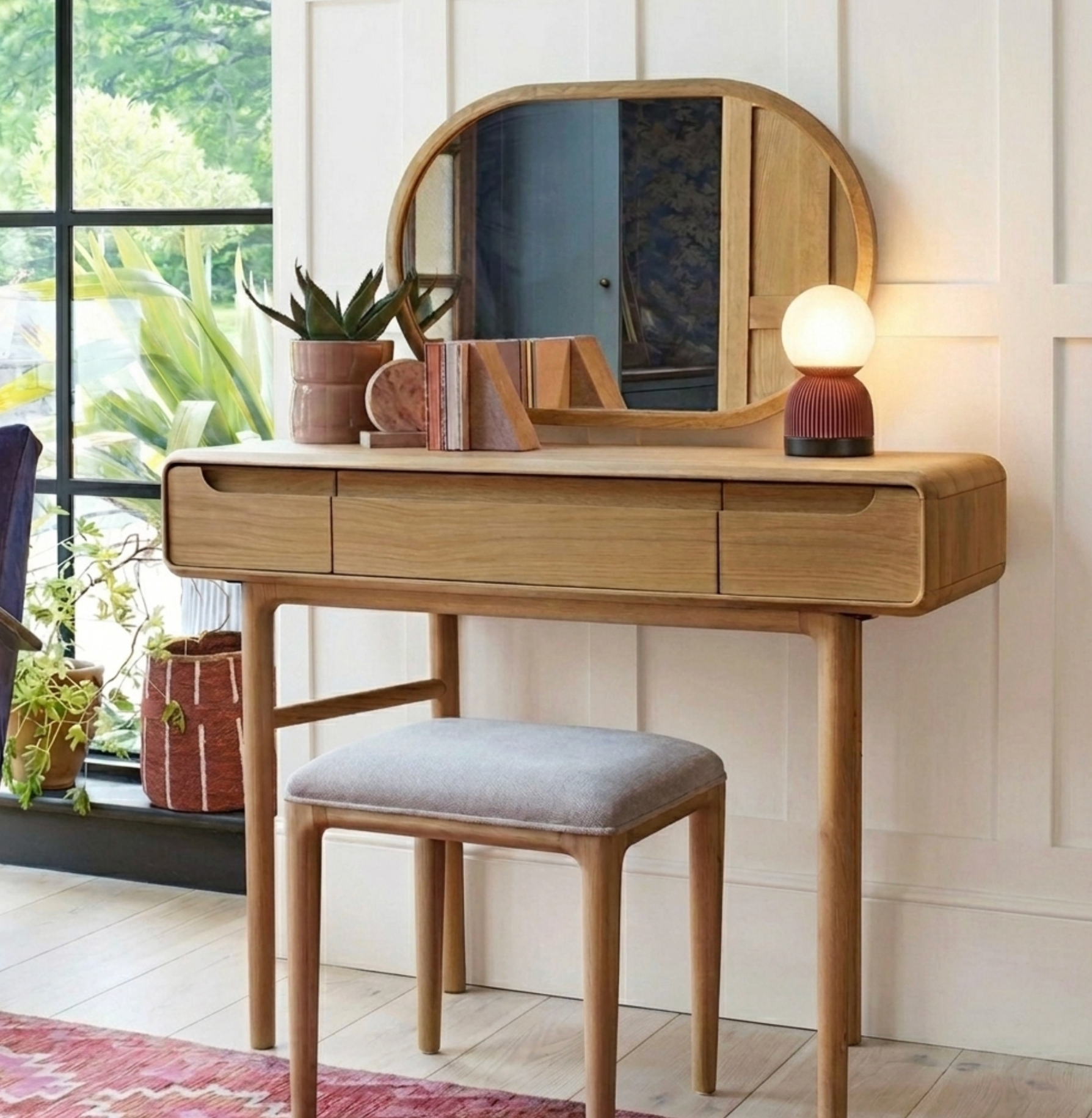 G-PLAN WINCHESTER DRESSING TABLE WITH MIRROR