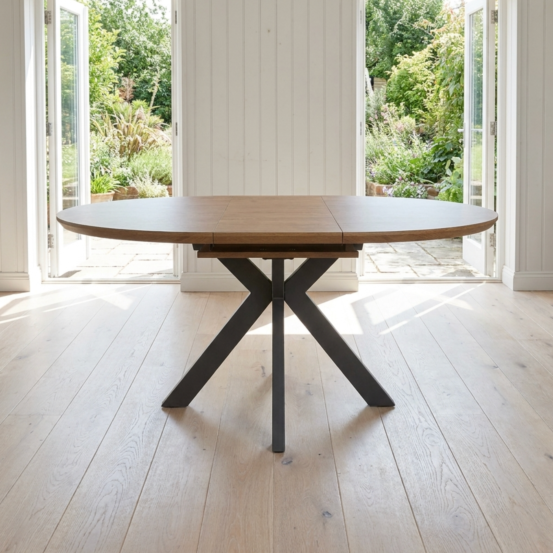 Boston Ext Round Table 1200-1600mm Rustic Oak
