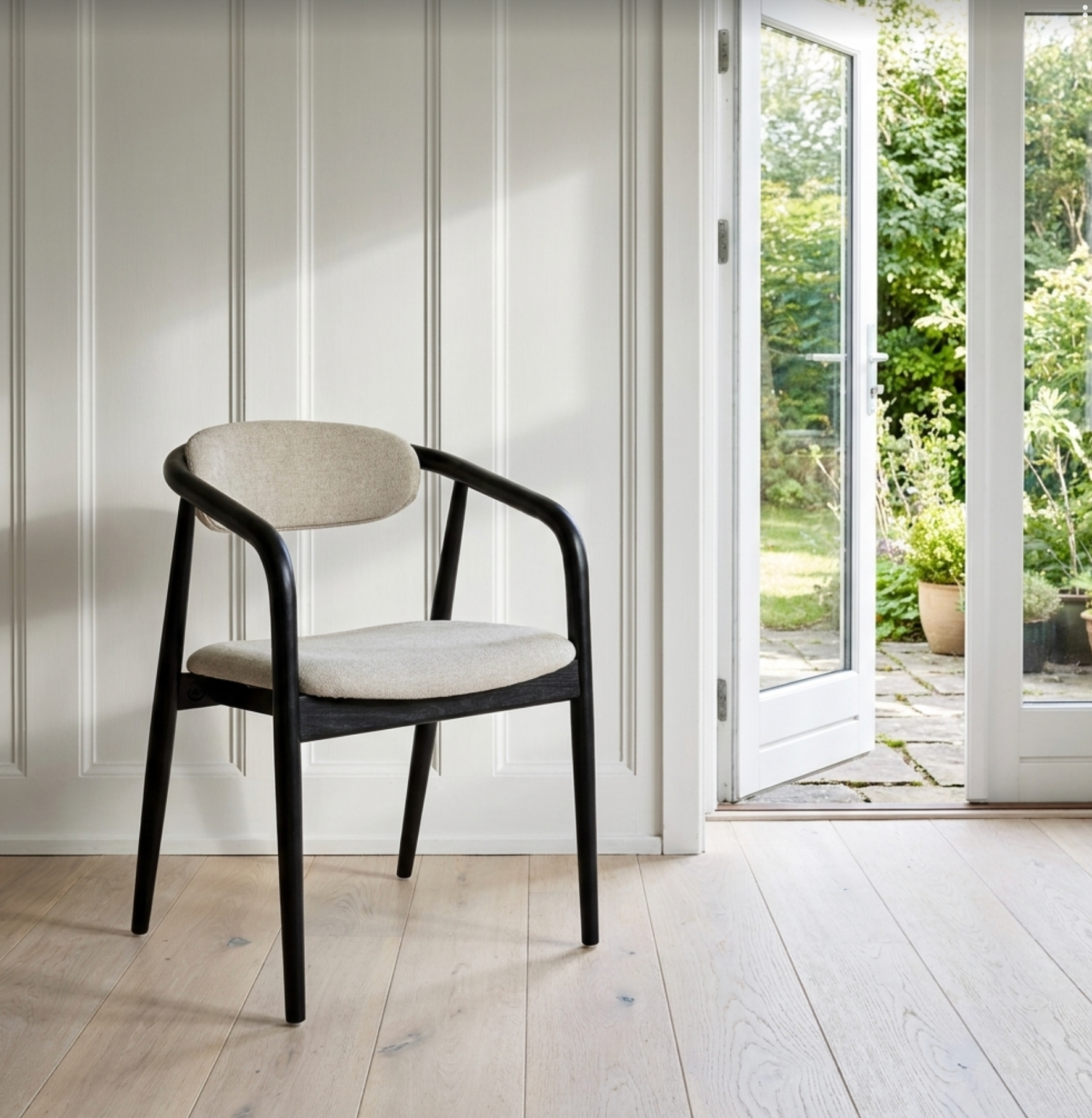 ISABELLE ARM CHAIR (BLACK) !Special Offer!