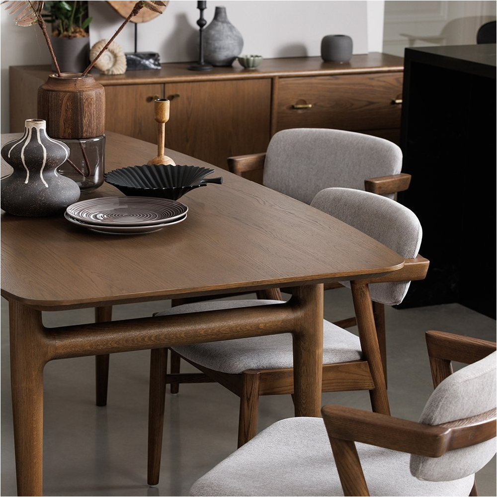 G-PLAN Marlow Extending 160/215 table and darcy chairs package