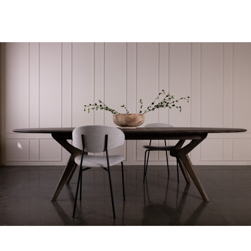 Kristensen Amelia Oval Exrending table Clearance !!
