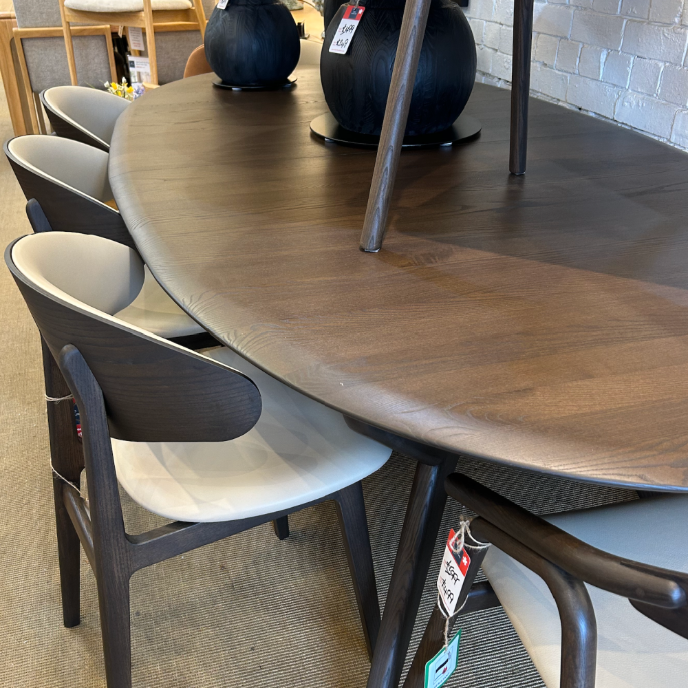 Kristensen Amelia Oval Exrending table Clearance !!