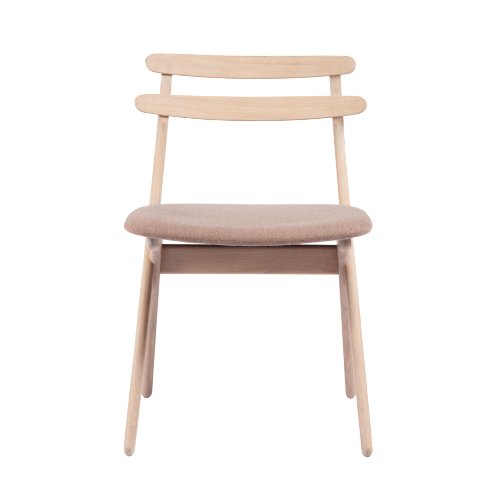 SAKS – (KC01) A classic designer chair with significant details