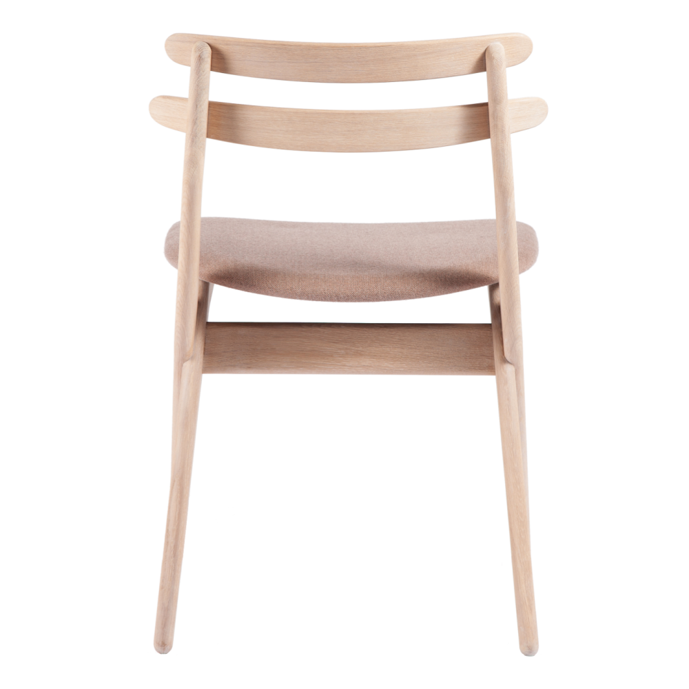 SAKS – (KC01) A classic designer chair with significant details