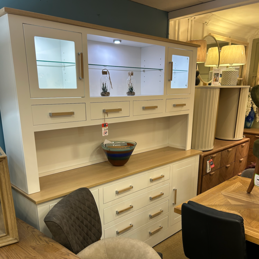 Modo Painted 2 Door/4 Drawer Glazed Dresser Clearance)