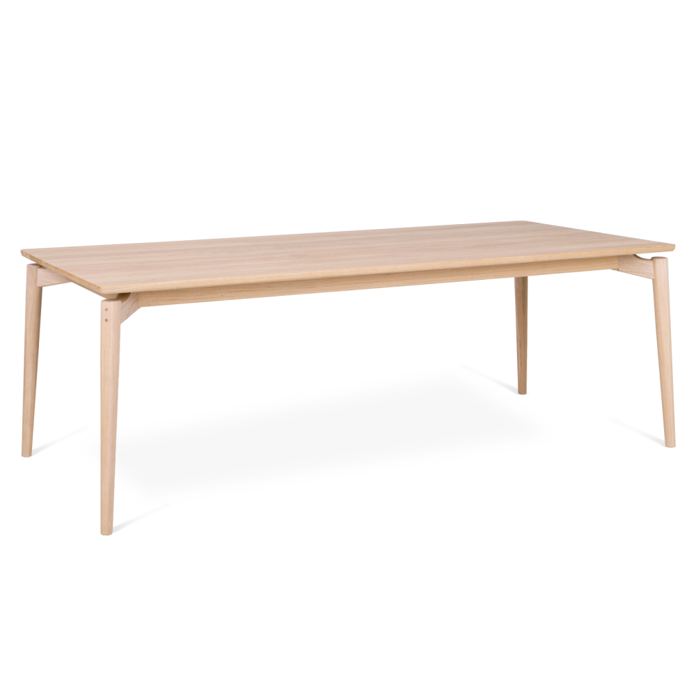 Aeris Oak Table
