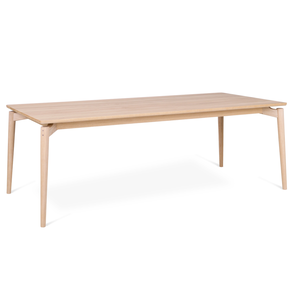 Aeris Oak Table