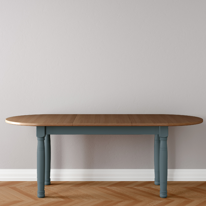 Oval extending table